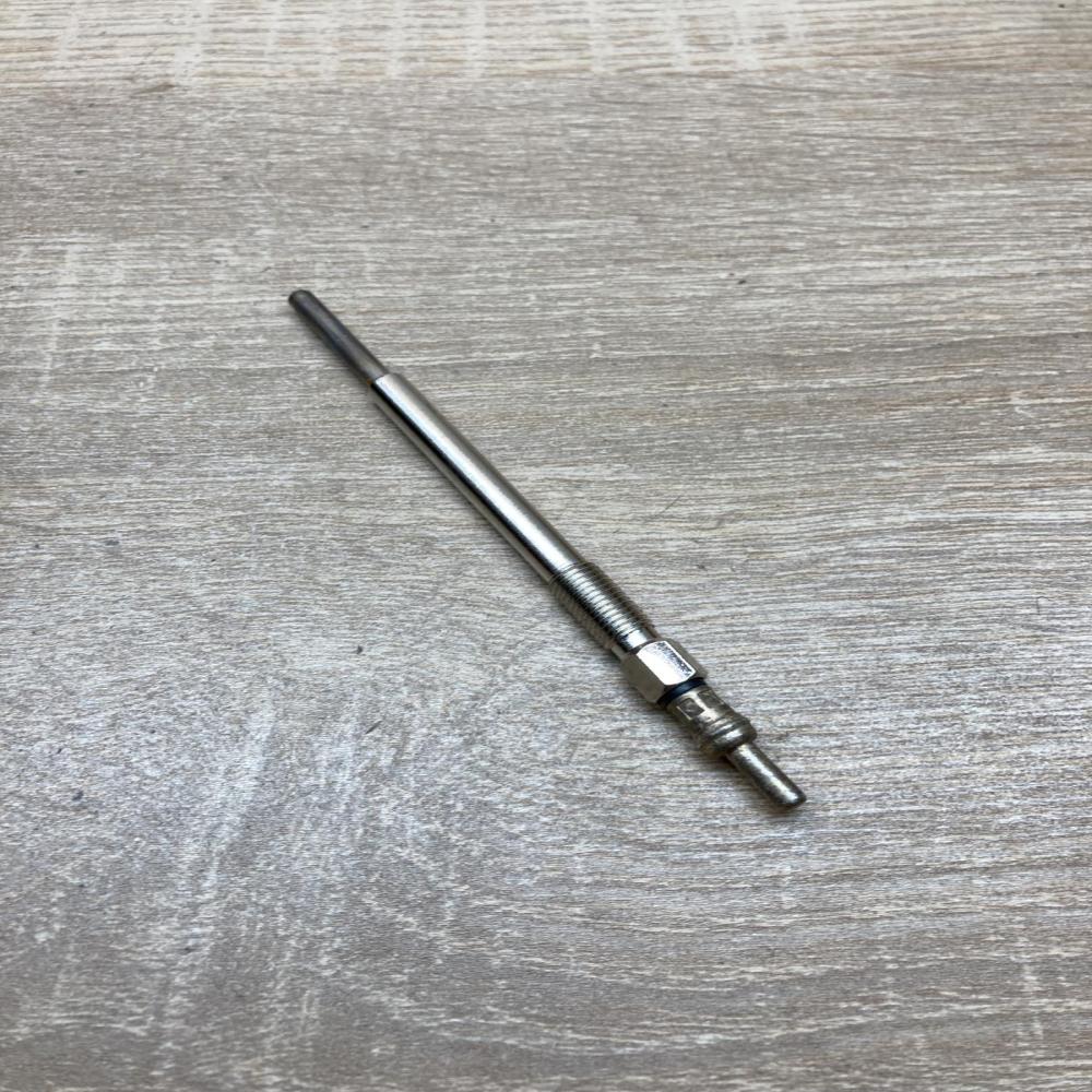 0100276012   Glow plug Volvo S80
