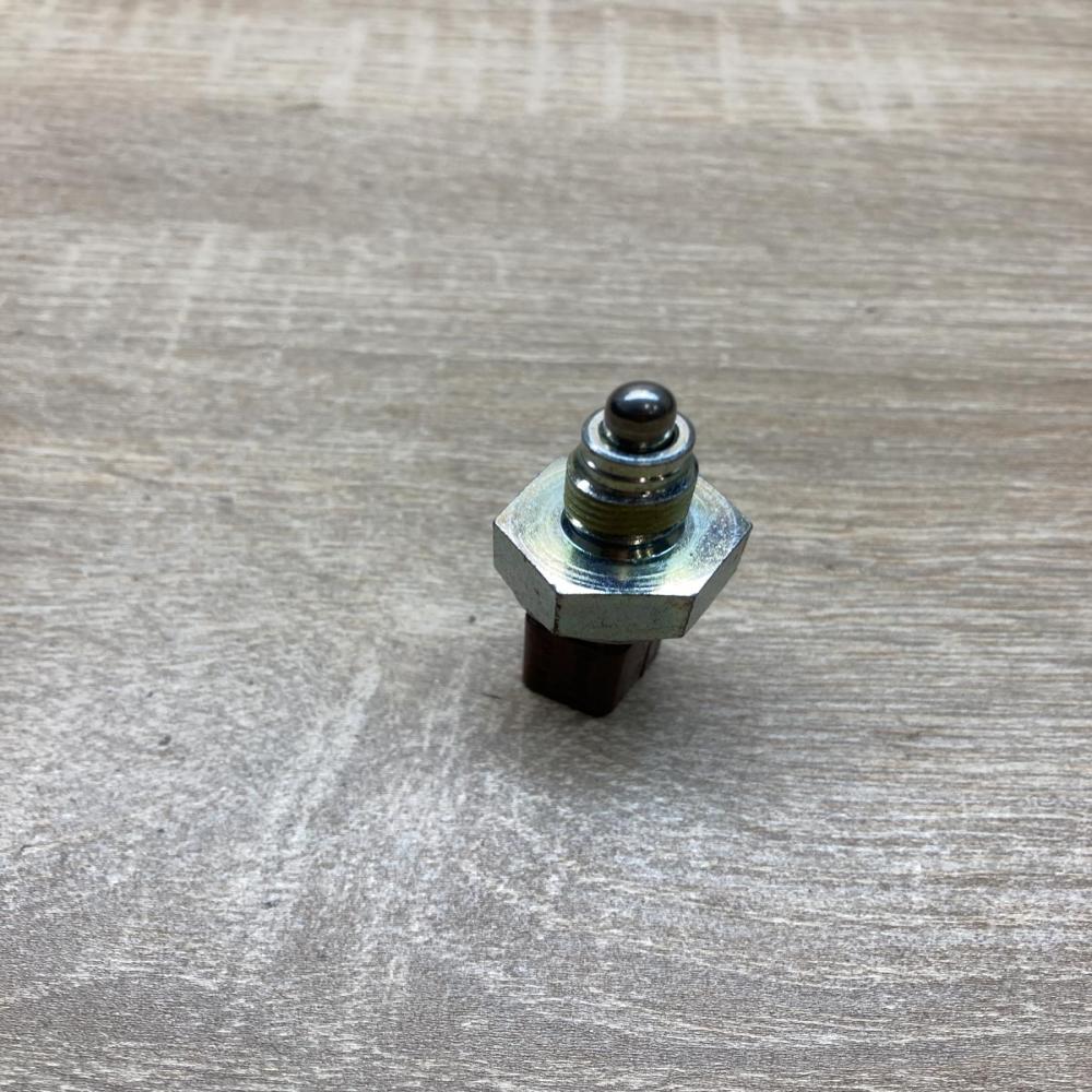02T945415P   Reversing light switch sensor Volkswagen Golf VI