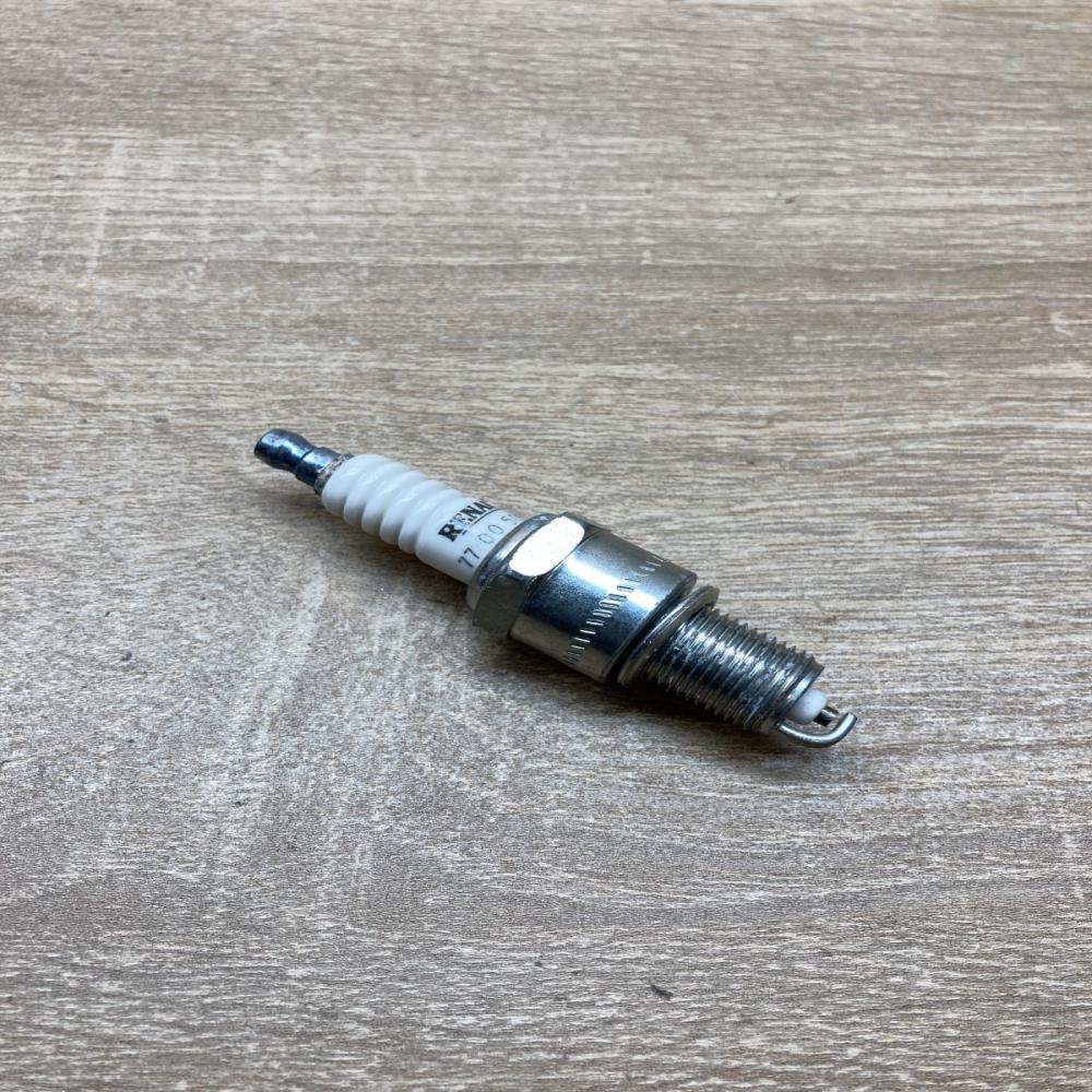 7700500012   Spark plug Renault Twingo I