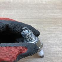 7700500012   Spark plug Renault Twingo I