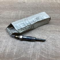 7701040208   Glow plug Renault Master I