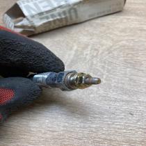 7701040208   Glow plug Renault Master I