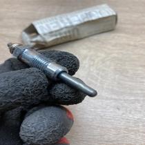 7701040208   Glow plug Renault Master I