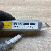 7701366087   Spark plug Renault Clio I