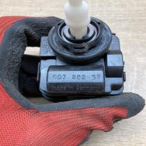 007282 007282 32  Headlight level adjustment motor Audi A6 S6 C4 4A