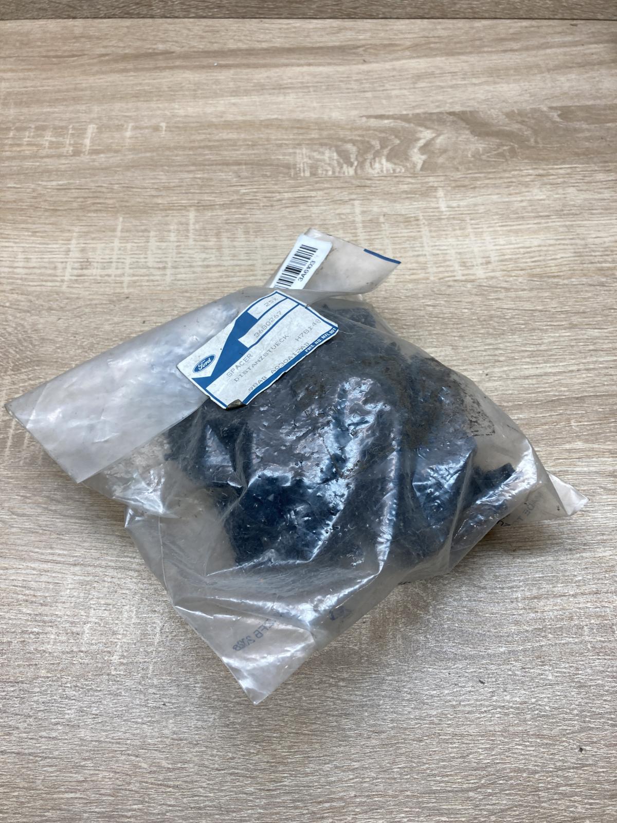 3680267 98AB A030A12 AB 25 Pcs Windshield trim Ford Focus