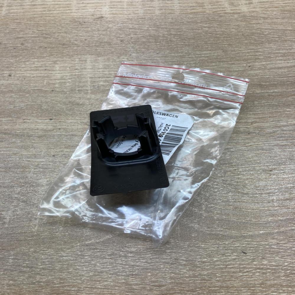 2G0919494A   Front parking sensor holder (PDC) Volkswagen Polo VI AW