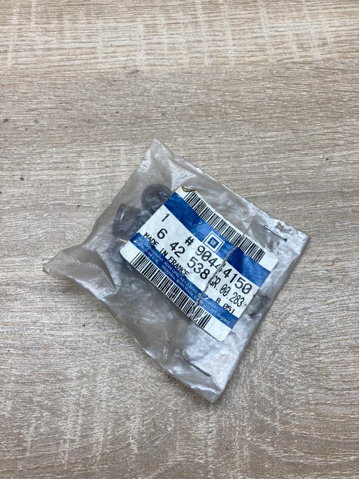 90444150  4 Pcs Other engine part Opel Kadett E