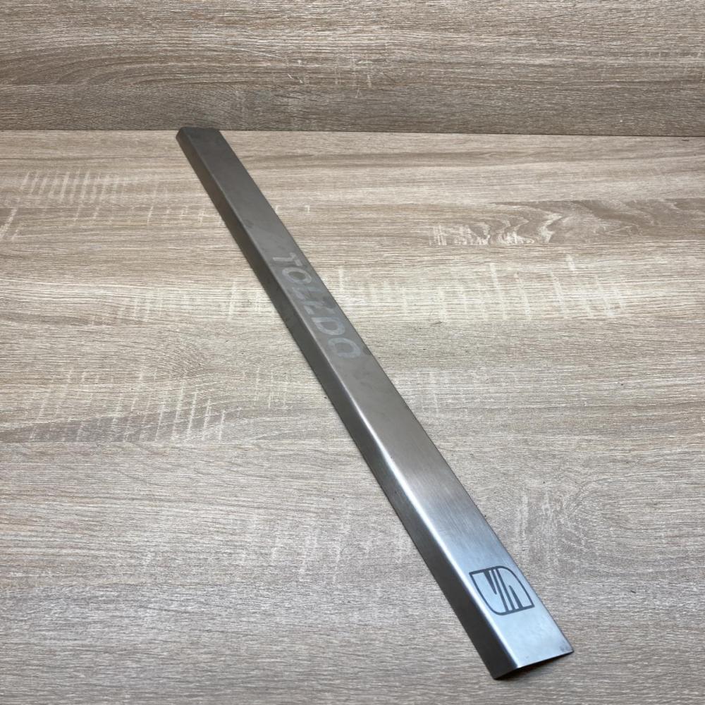Seat Toledo   Front sill trim cover Seat Toledo II (1M)