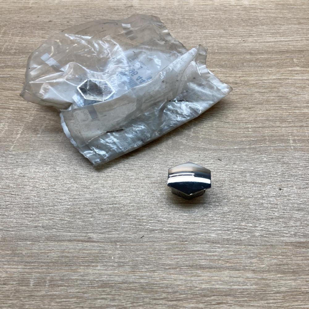 9644577080  2 Pcs Wheel nut cap/cover Peugeot 308