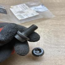 0109907504  2 Pcs Nuts/bolts Mercedes-Benz E W212