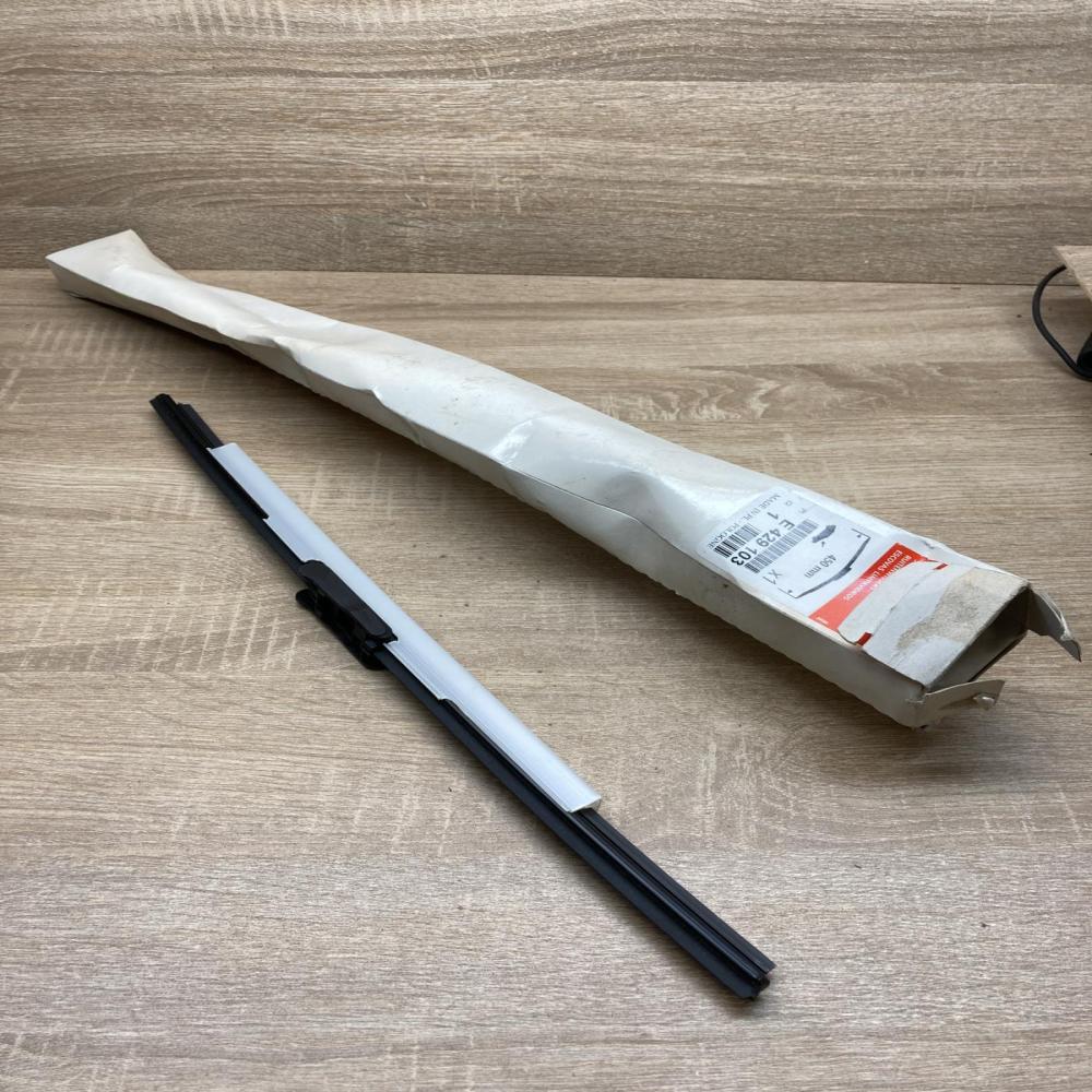 E429103   Windshield/front glass wiper blade Peugeot 307