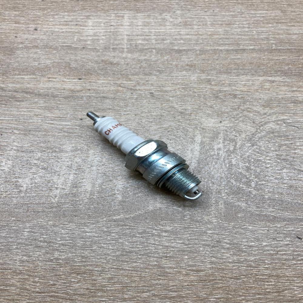 L92YC   Spark plug Land Rover Range Rover Classic