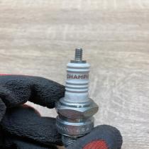 L92YC   Spark plug Land Rover Range Rover Classic
