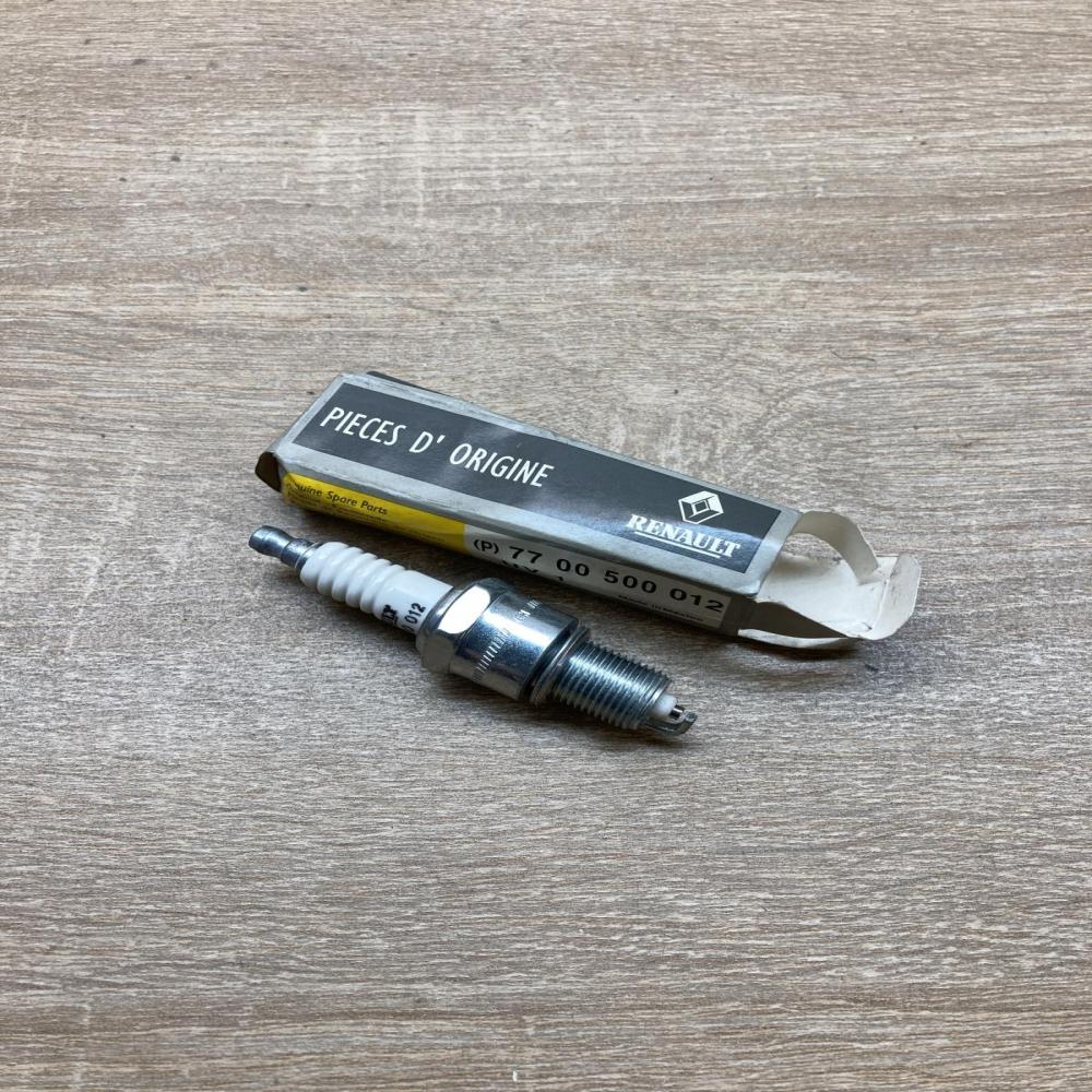 7700500012   Spark plug Renault Super R5