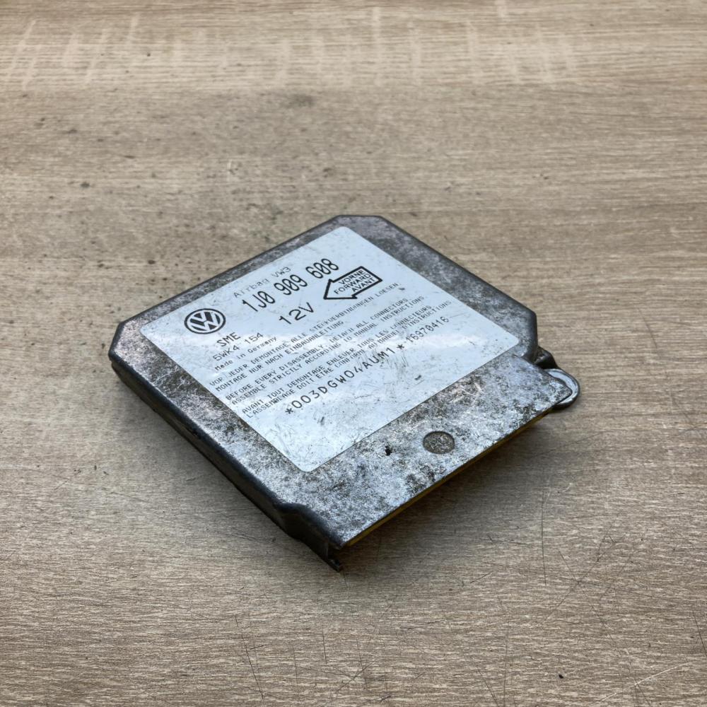 1J0909608   Airbag control unit/module Volkswagen Golf IV