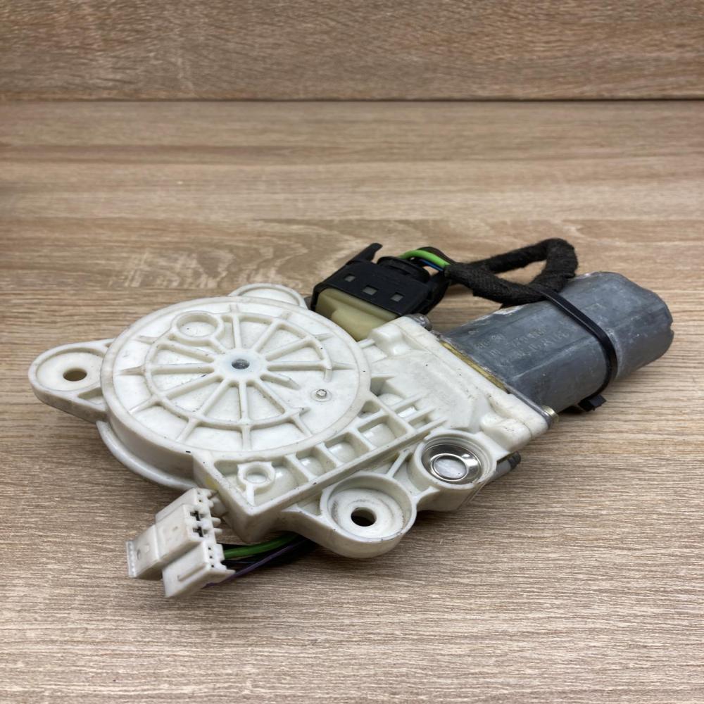 A2118203042 0130821971  Front door window regulator motor Mercedes-Benz E W211
