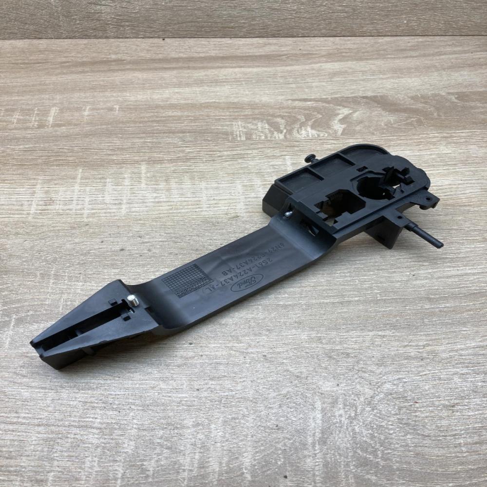 2S61 A224A37 AL 6N29 F224A37 AB  Front door exterior handle/bracket Ford Fiesta