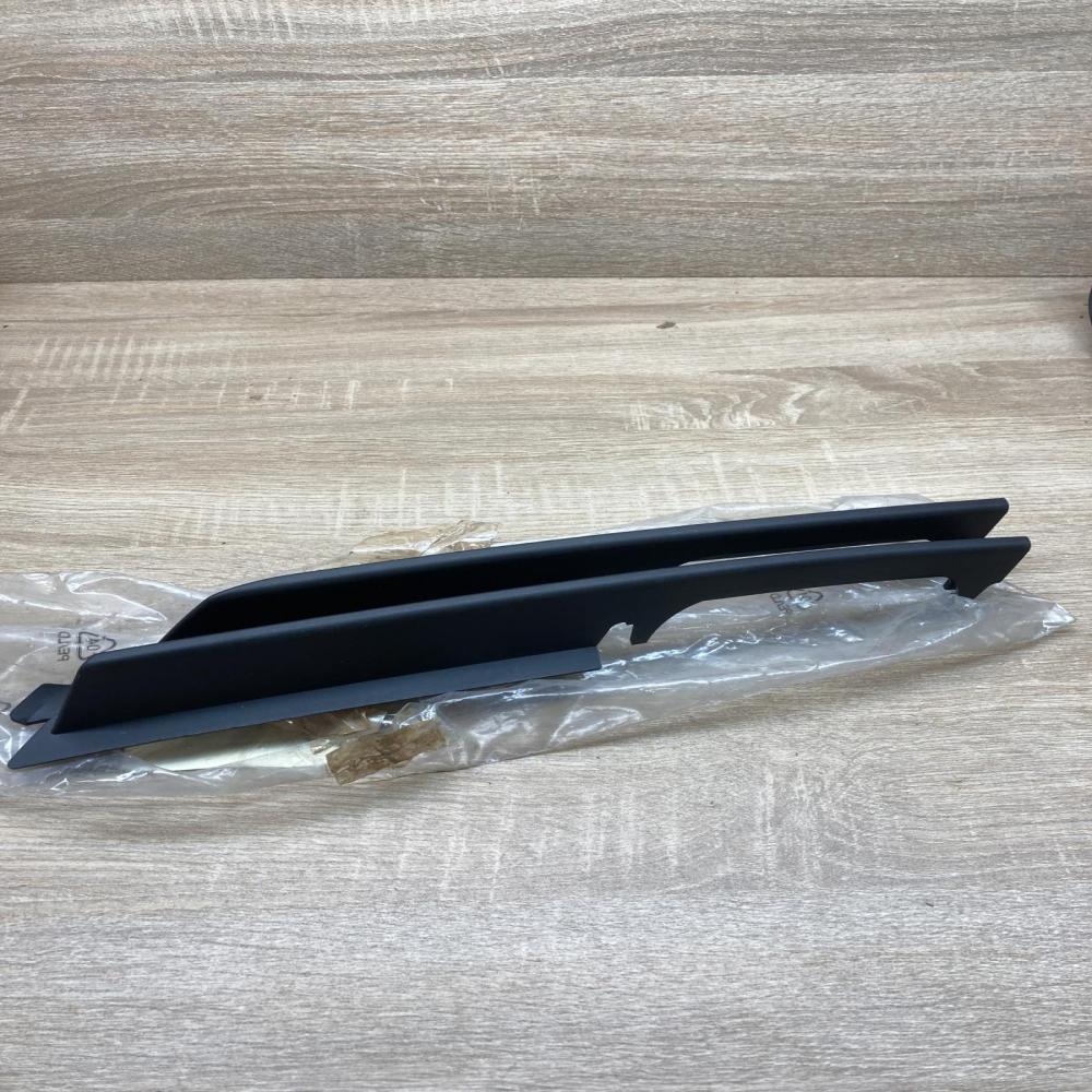 7032614   Front bumper lower grill BMW 3 E46