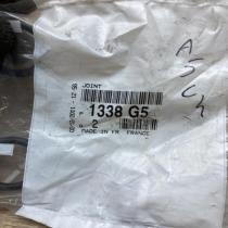 1338G5  2 Pcs Other engine bay part Peugeot 3008 I