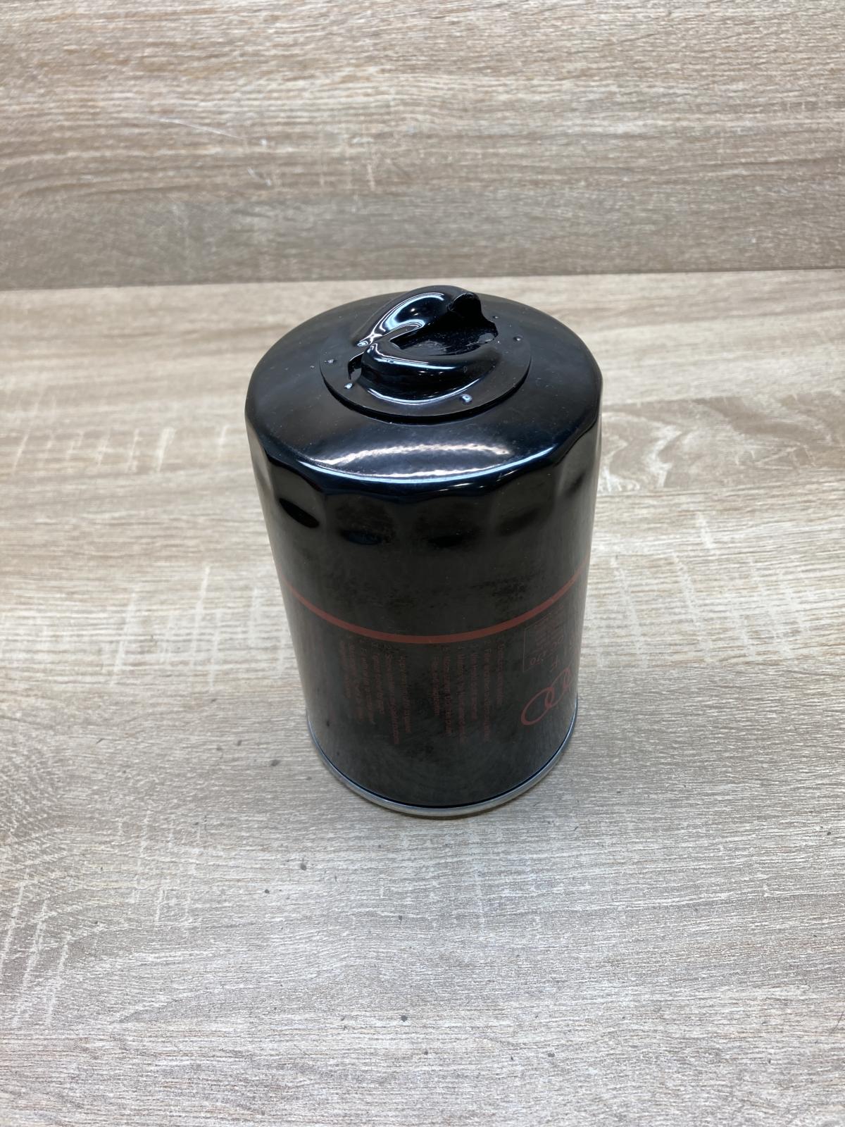 068115561F   Oil filter cover Volkswagen PASSAT B5.5