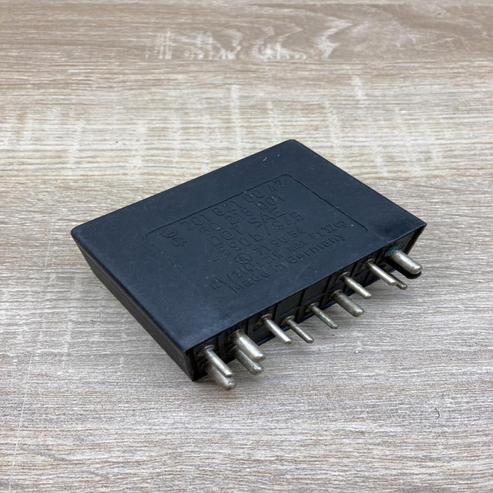 2018210047 60215001  Other relay Mercedes-Benz 190 W201
