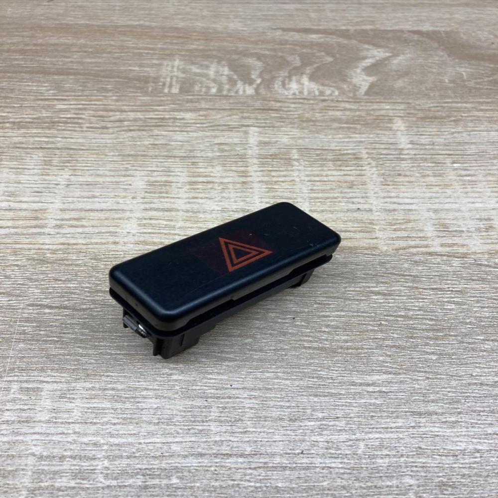 8350947   Hazard light switch BMW 5 E39