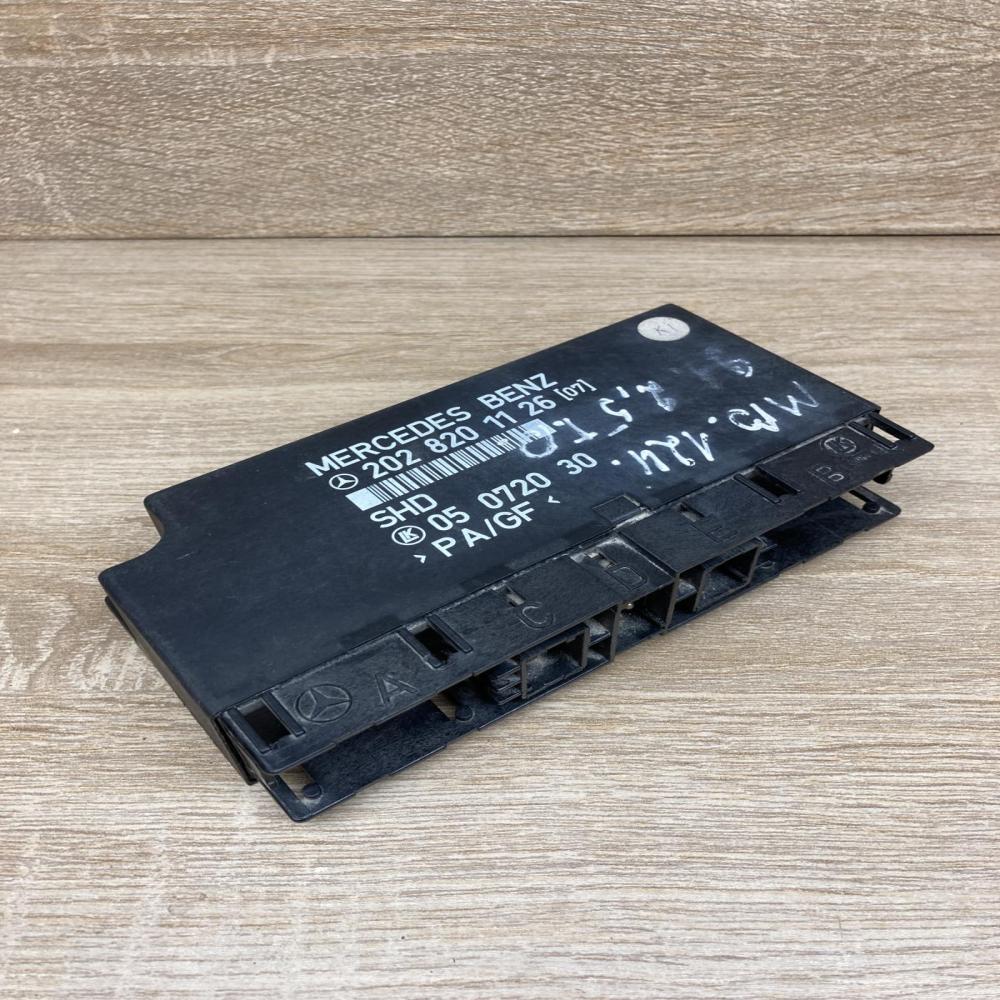 2028201126 05072030  Comfort/convenience module Mercedes-Benz C W202