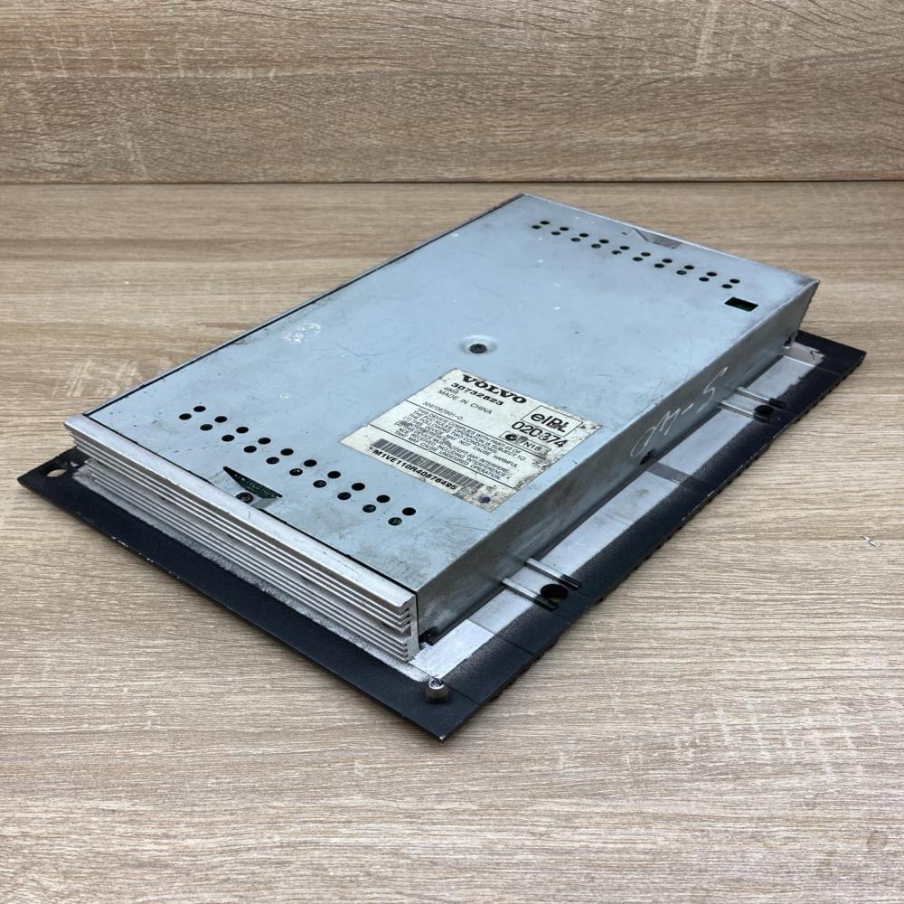 30732823   Aerial antenna amplifier Volvo S40