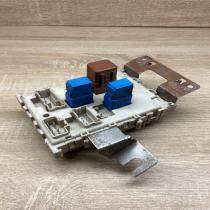 24350 BU210   Fuse module Nissan Almera Tino