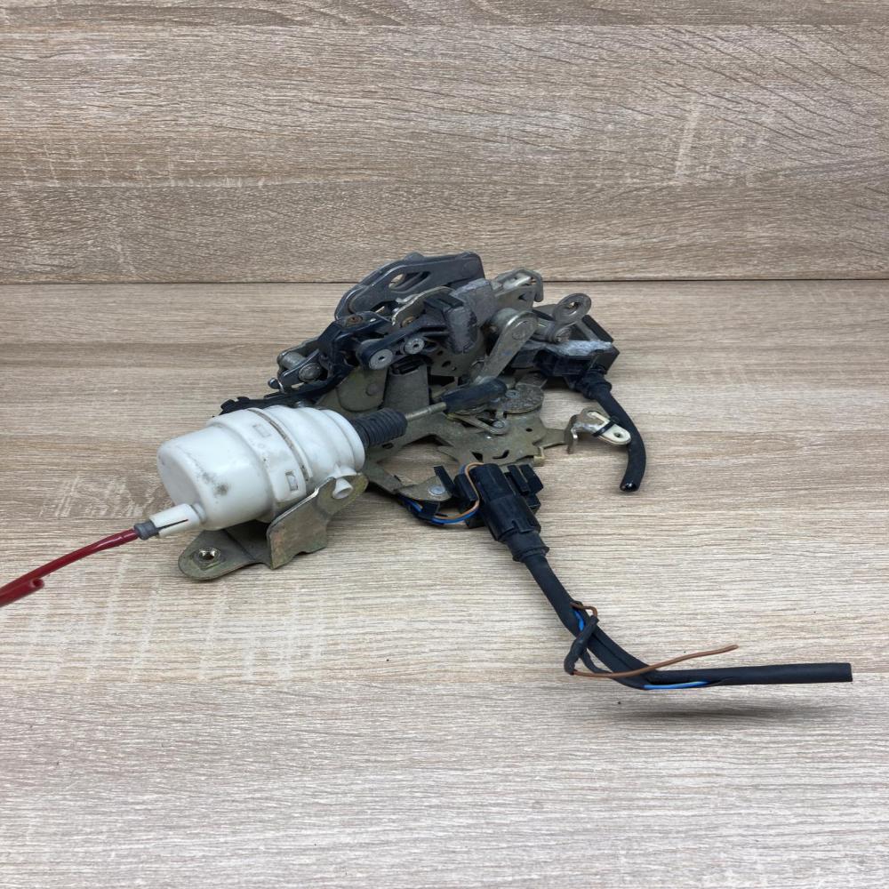 1408001975   Rear door lock Mercedes-Benz S W140