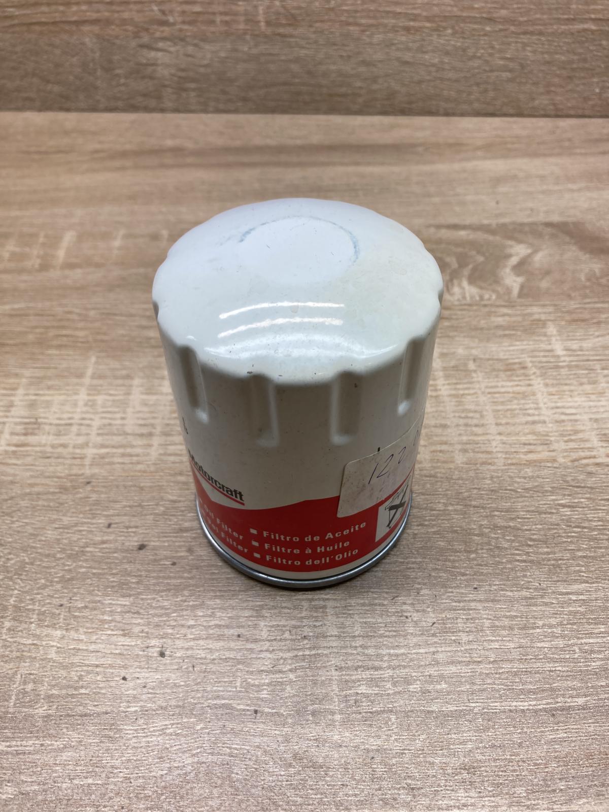 1226880   Oil filter cover Toyota Avensis T270