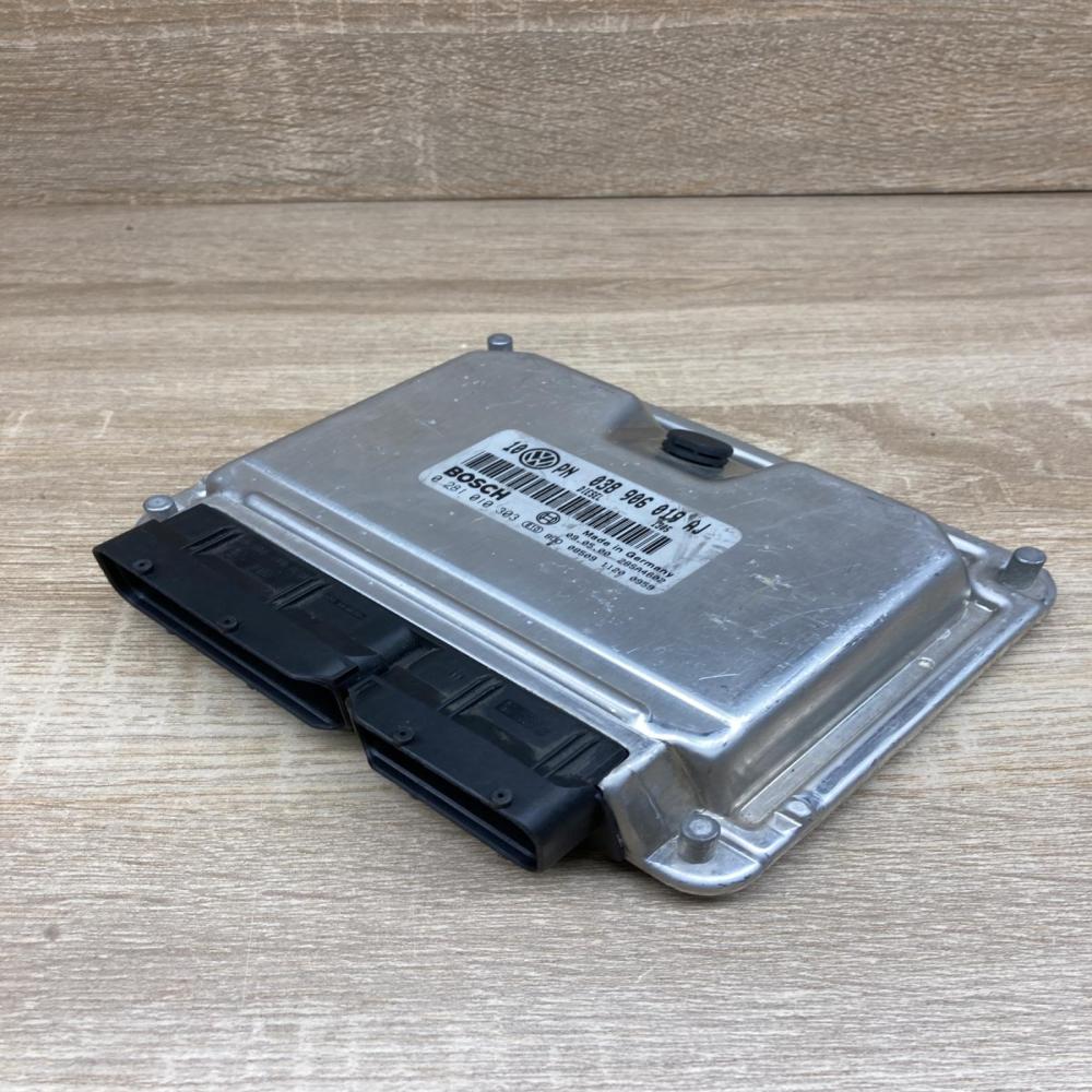 038906019AJ 0281010303  Engine control unit/module ECU Volkswagen PASSAT B5