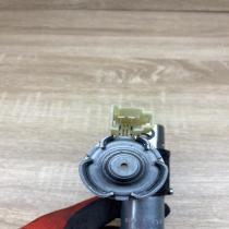 9168756 0390204012  Seat belt adjustment motor BMW 5 F10 F11