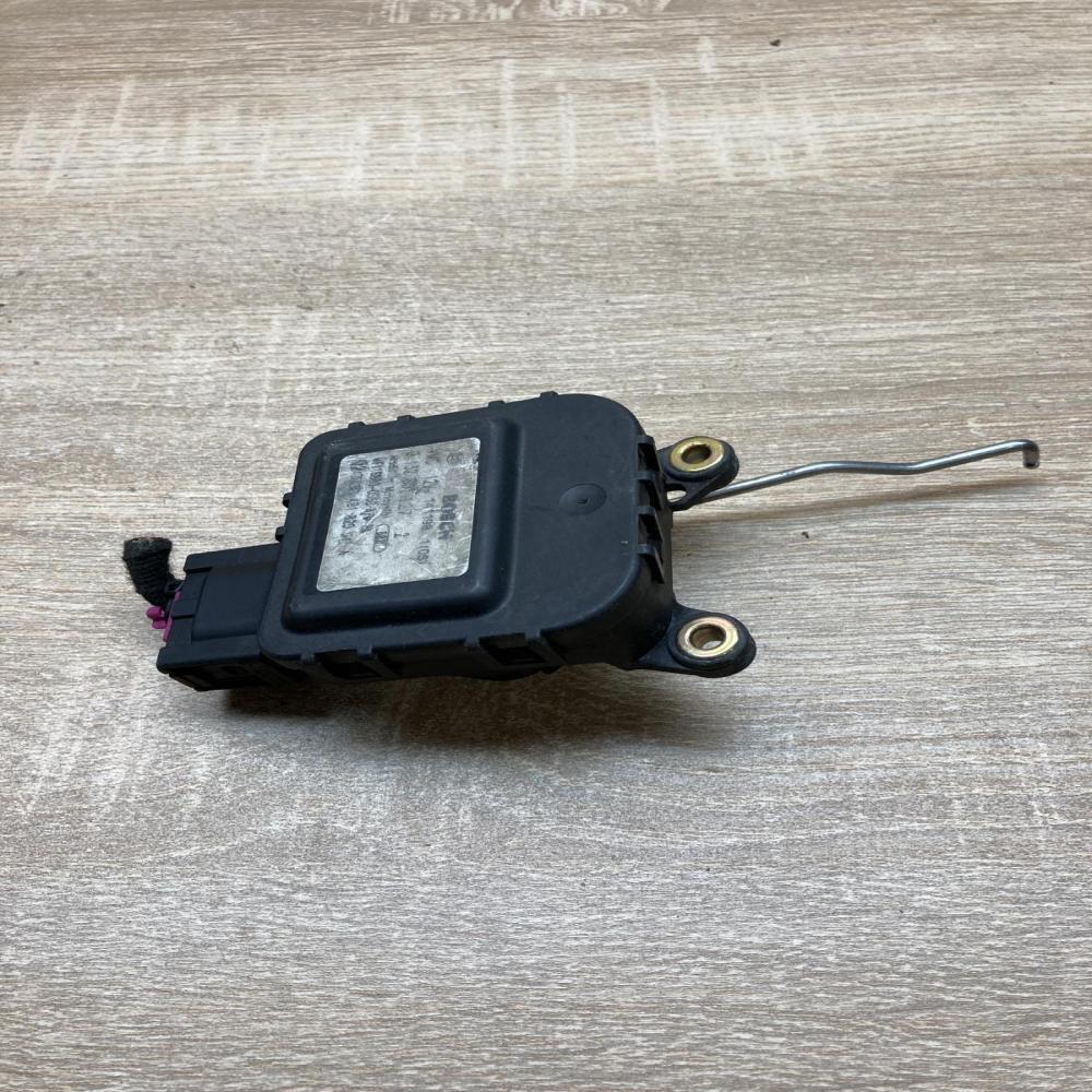 4B1820511A 0132801127  Air flap motor/actuator Audi A6 S6 C5 4B