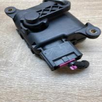 4B1820511A 0132801127  Air flap motor/actuator Audi A6 S6 C5 4B