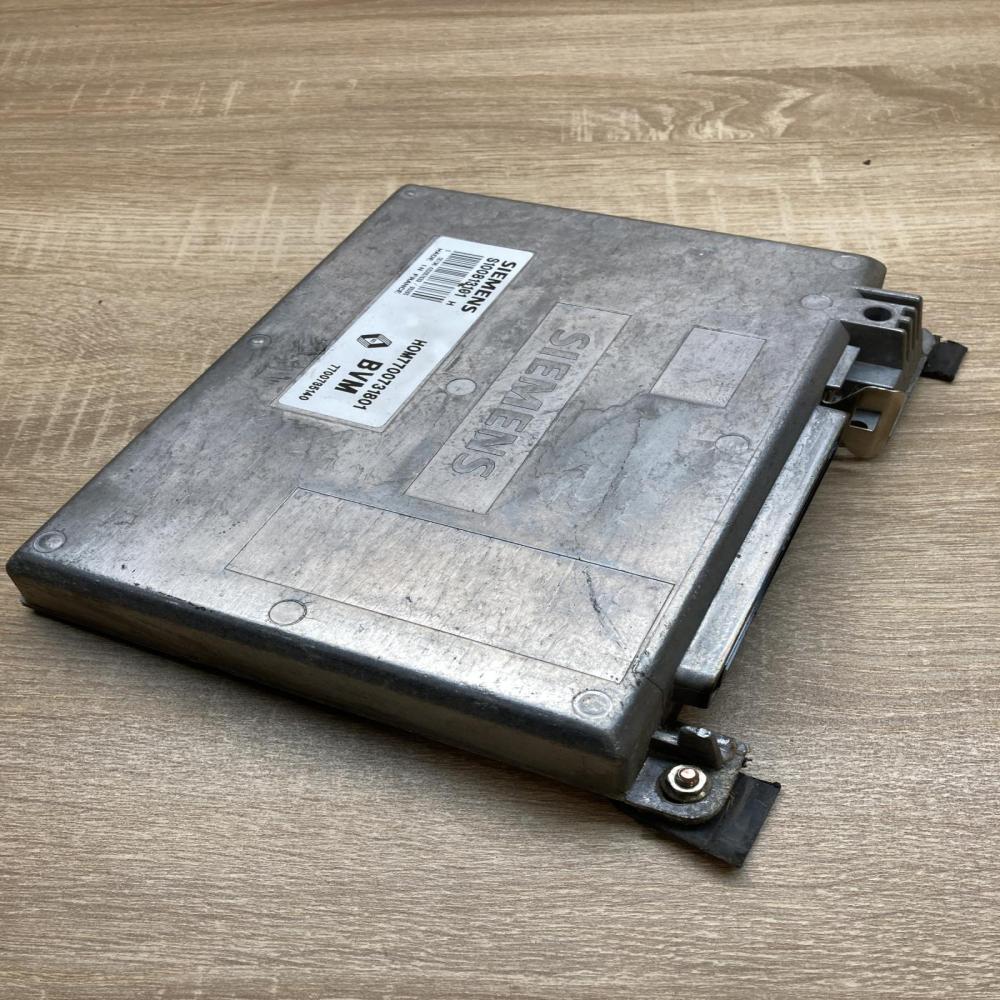 7700731801 S100813101H  Engine control unit/module ECU Renault 19