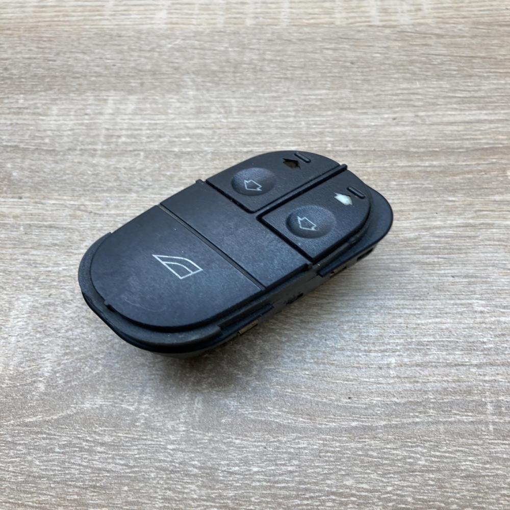 93BG14529BA 03160400  Electric window control switch Ford Mondeo MK I