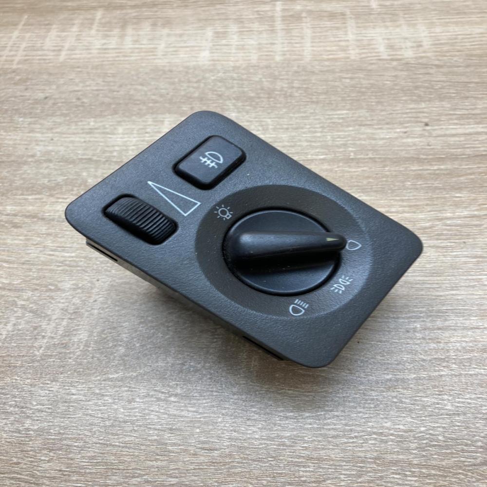 4616124 758173  Light switch Saab 9-5