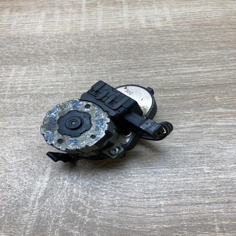 8363795   Air flap motor/actuator BMW 5 E39