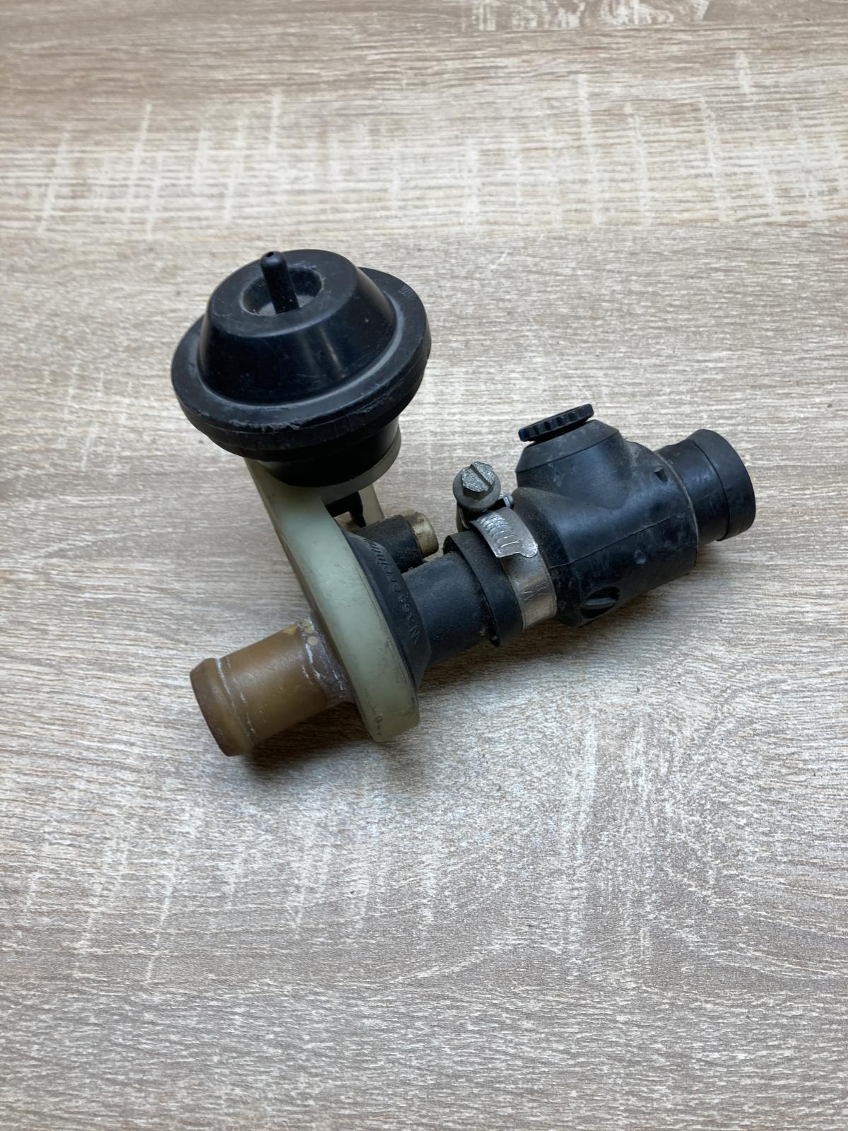 4A0819809   Vacuum valve Audi A6 S6 C4 4A