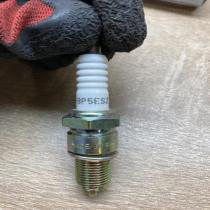 7700860235   Spark plug Renault Espace III