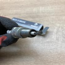 7700725302   Spark plug Renault Trafic I