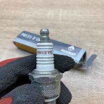 7700725302   Spark plug Renault Trafic I