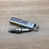 7700500012   Spark plug Renault Clio I