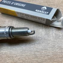 7700500012   Spark plug Renault Clio I