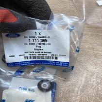 1711369  8 Pcs Other trunk/boot trim element Ford Transit