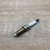12ZR 8STP   Spark plug Peugeot 308