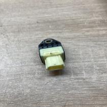 89831 33020 8983133020  Airbag deployment crash/impact sensor Toyota RAV 4 (XA30