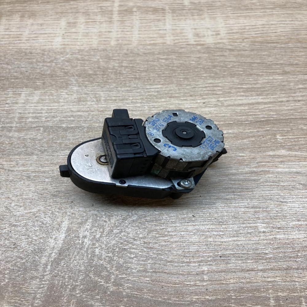 8370564   Air flap motor/actuator BMW 5 E39